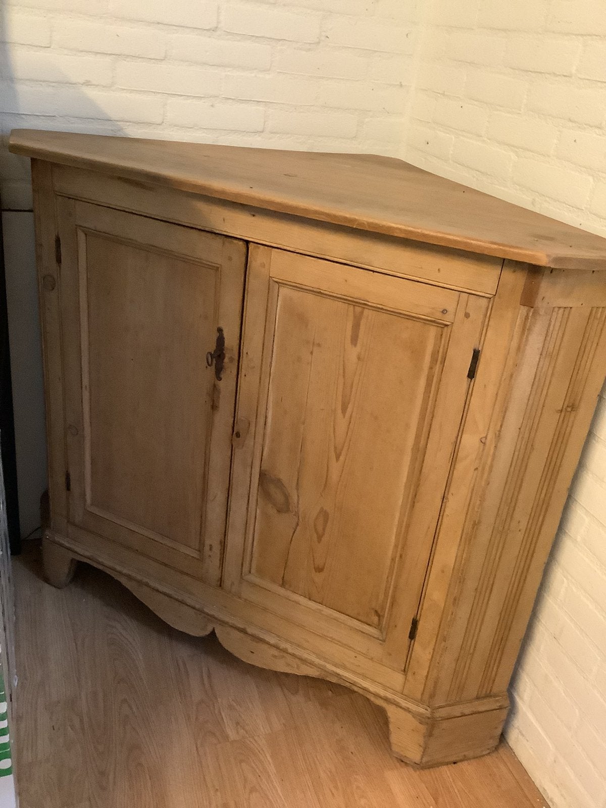 Oude antieke grenen hoekkast, Huis en Inrichting, Kasten | Dressoirs, Ophalen, 50 tot 100 cm, Grenenhout, 25 tot 50 cm