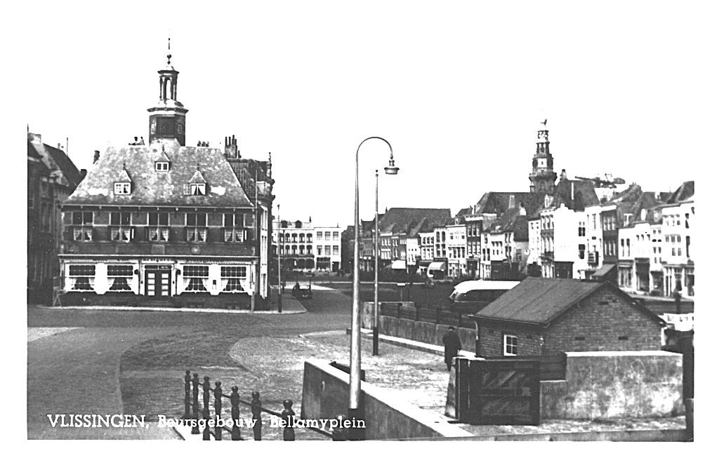 Oude foto 700487	Vlissingen	ZL Beursgebouw Bellamypark	1957, Ophalen of Verzenden, 1940 tot 1960, Gelopen, Zeeland