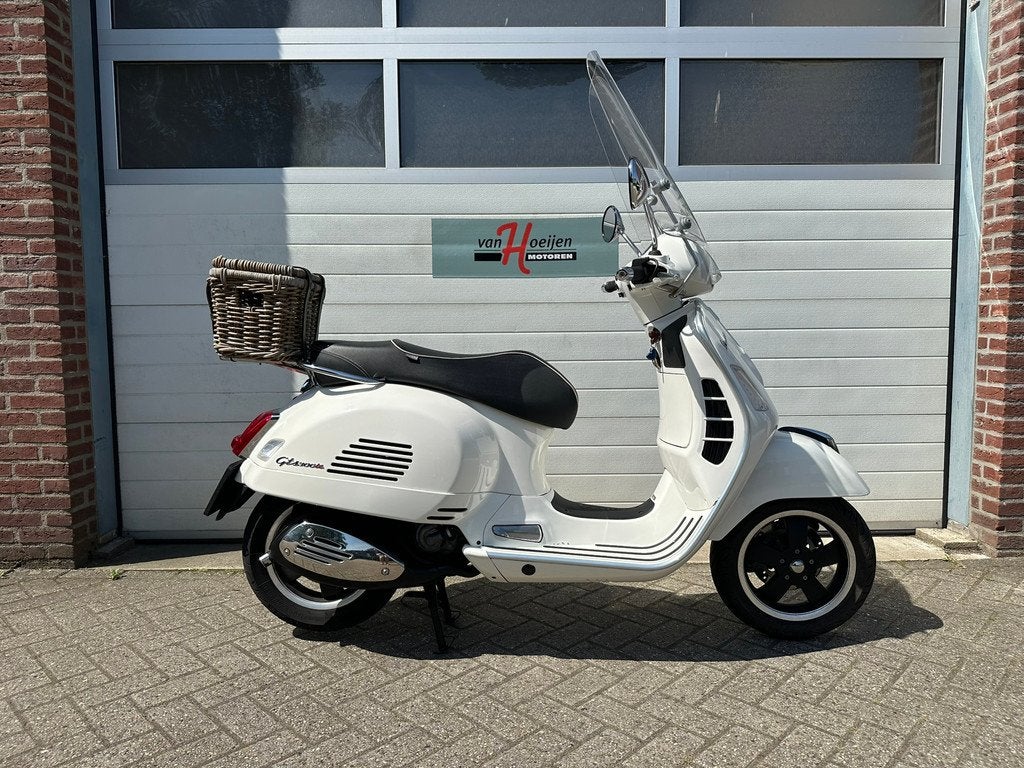 Piaggio GTS 300 IE (bj 2017), Scooter, Bedrijf, 278 cc, 12 t/m 35 kW