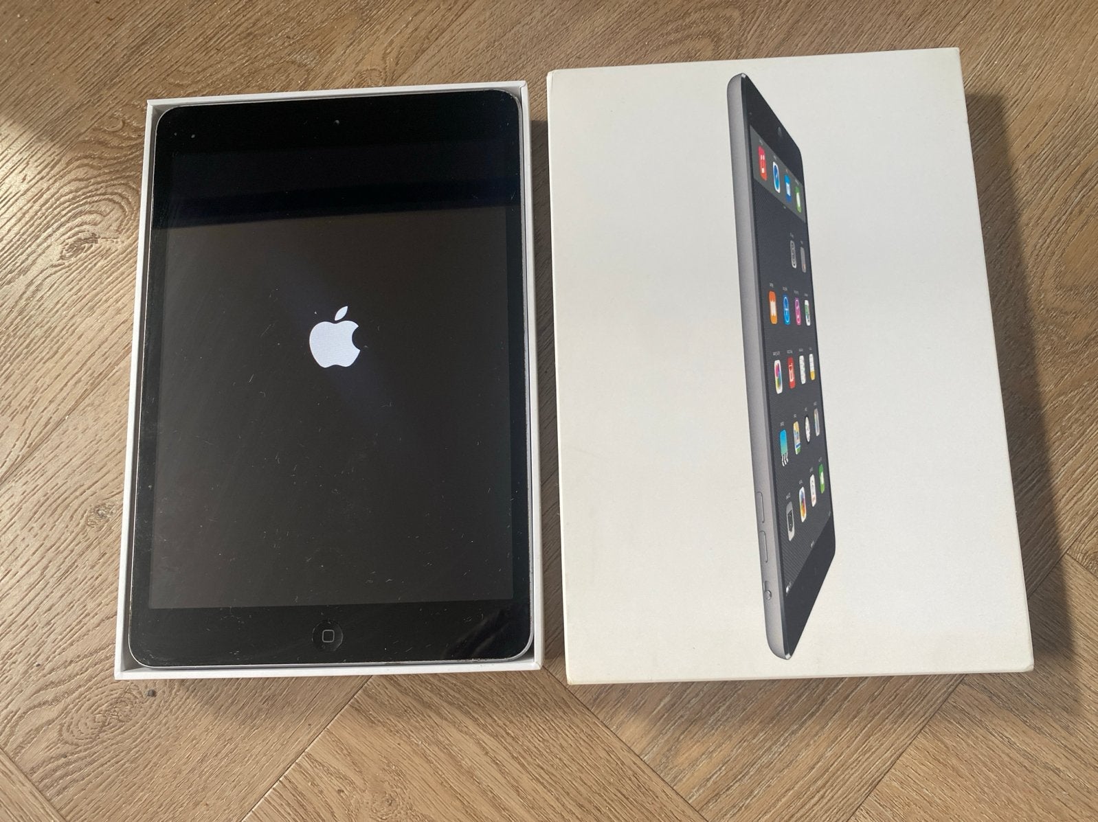 Apple iPad mini 1e Gen (16GB - Wi-Fi - Space Gray) + Doos, Computers en Software, Apple iPads, Gebruikt, Ophalen of Verzenden