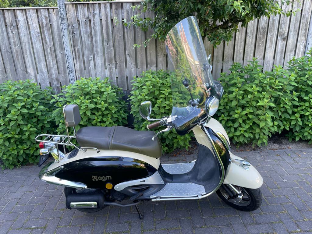 AGM Retro scooter - Blauw kenteken, Fietsen en Brommers, Ophalen, Gebruikt, Benzine