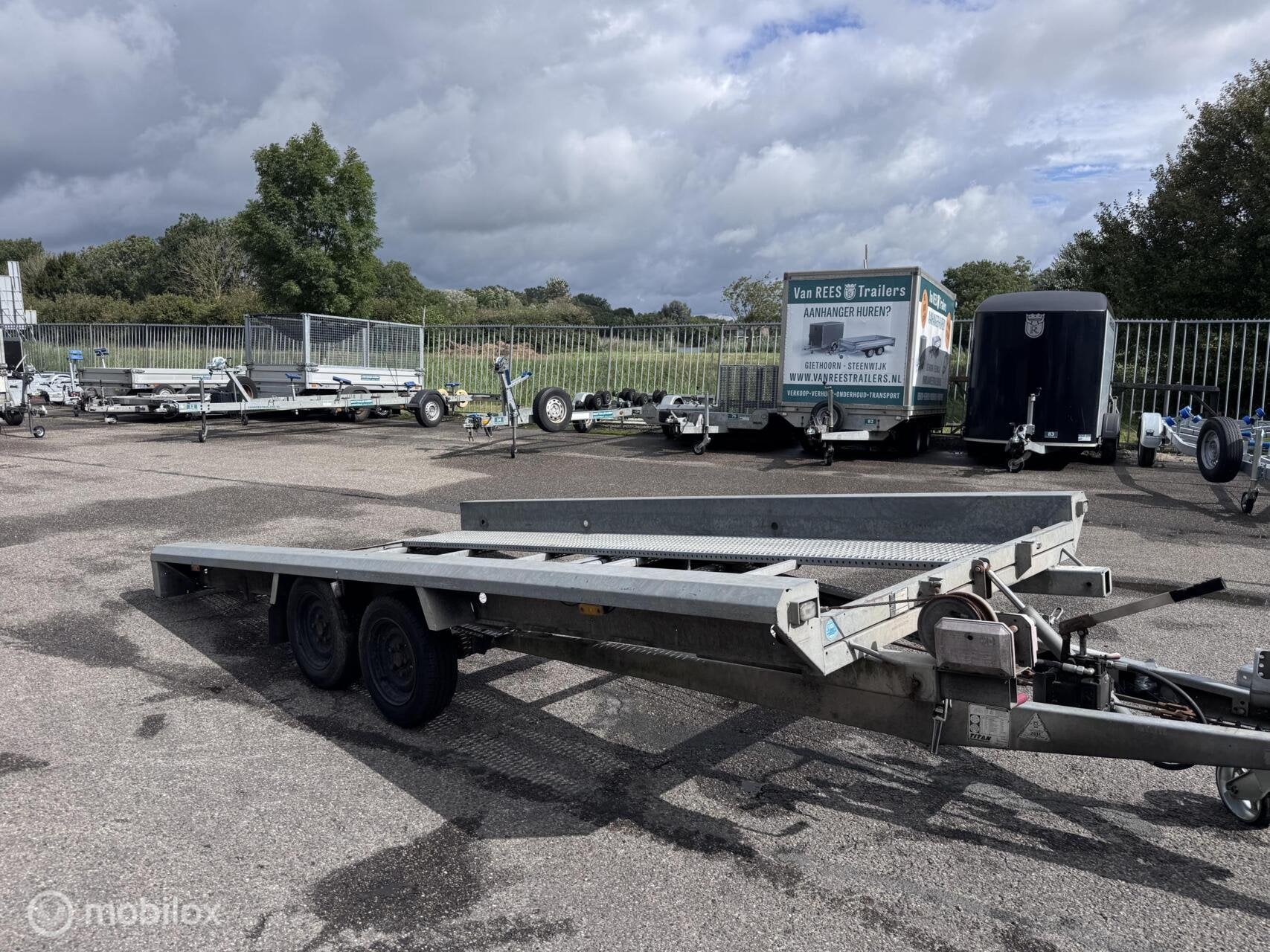 autoambulance 2700kg hydraulisch kantel 460x190 handlier, Gebruikt