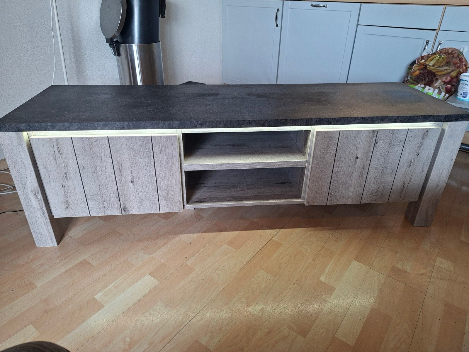 Modern TV Meubel met LED Verlichting - Grijs/Houtlook, Ophalen, Gebruikt, Modern, Industrieel, 150 tot 200 cm