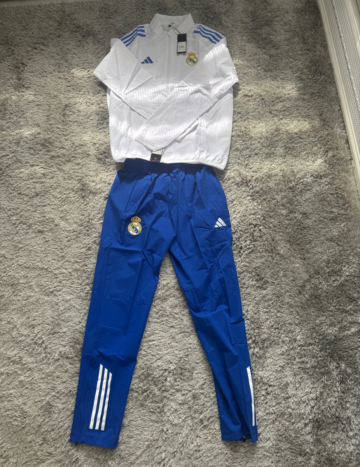 Real Madrid Trainingspak - Wit/Blauw, Maat 48/50 (M), Wit, Nieuw, Ophalen of Verzenden