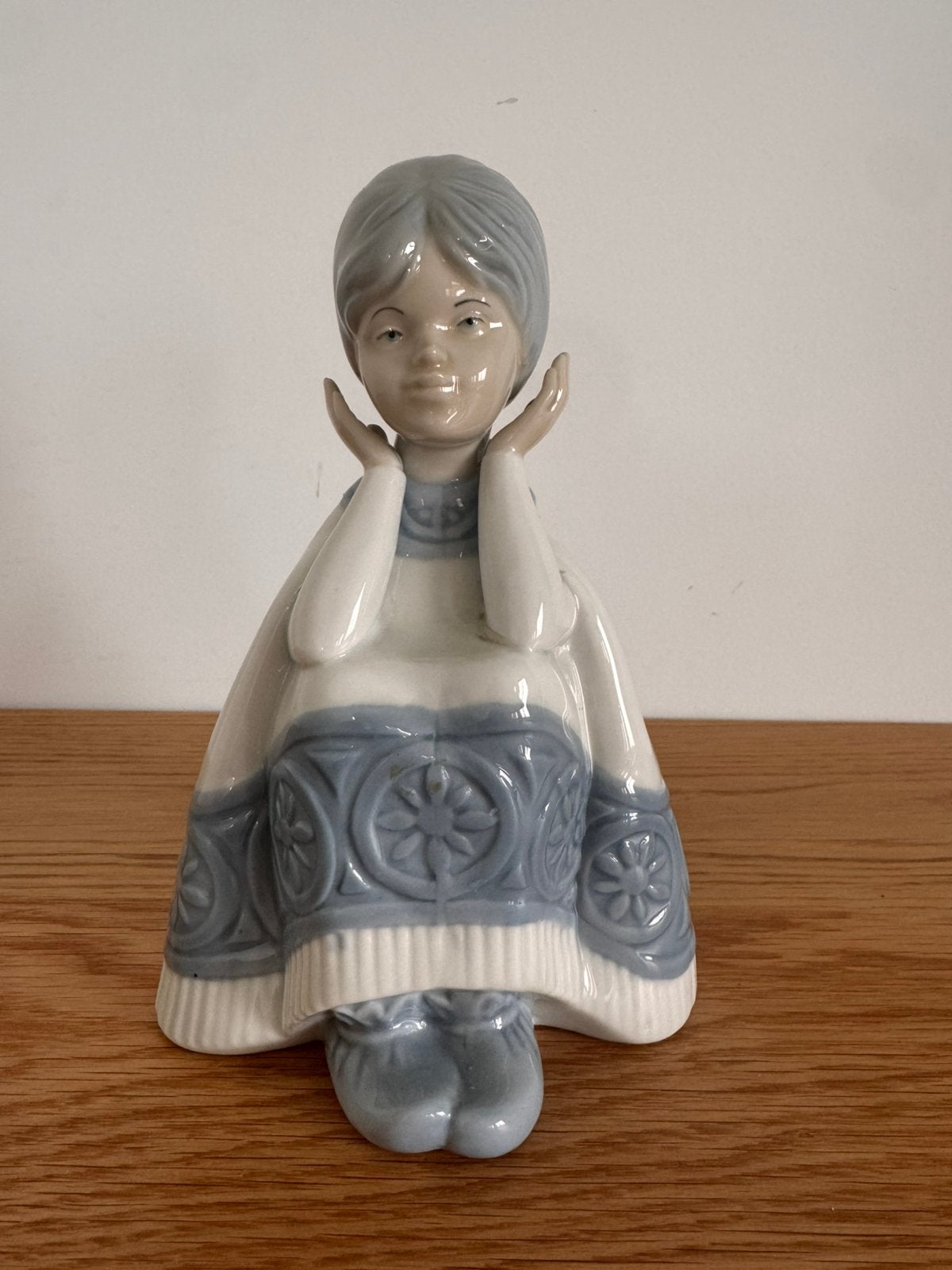 Vintage Lladró/Nao porseleinen beeldje meisje – Valencia, Ophalen of Verzenden, Zo goed als nieuw, Porselein, Beeldje(s)
