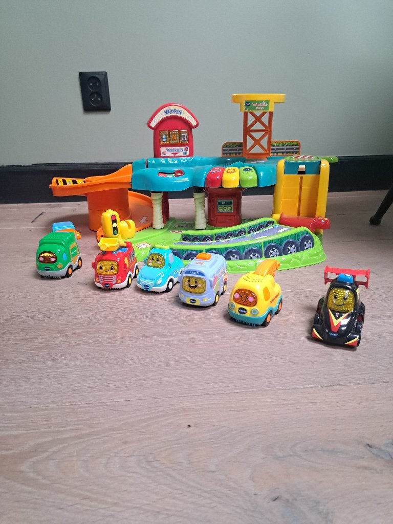 Toet toet auto garage + auto's  vtech, Ophalen, Zo goed als nieuw, 2 tot 4 jaar