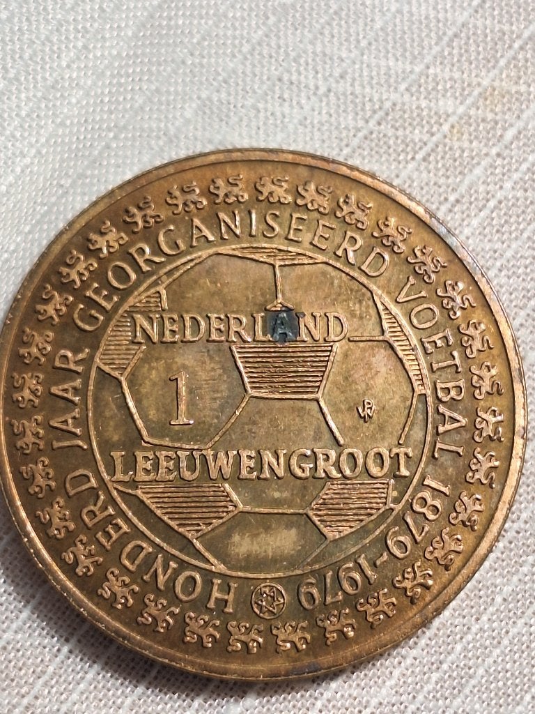KNVB 1979 leeuwengroot penning (#42)., Ophalen of Verzenden, Overige materialen, Nederland