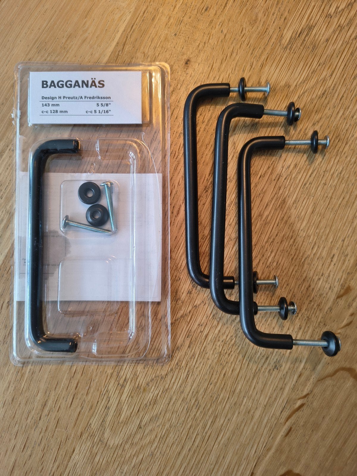 IKEA BAGGANÄS handgrepen, zwart, 128mm hartafstand, Ophalen of Verzenden, Zo goed als nieuw