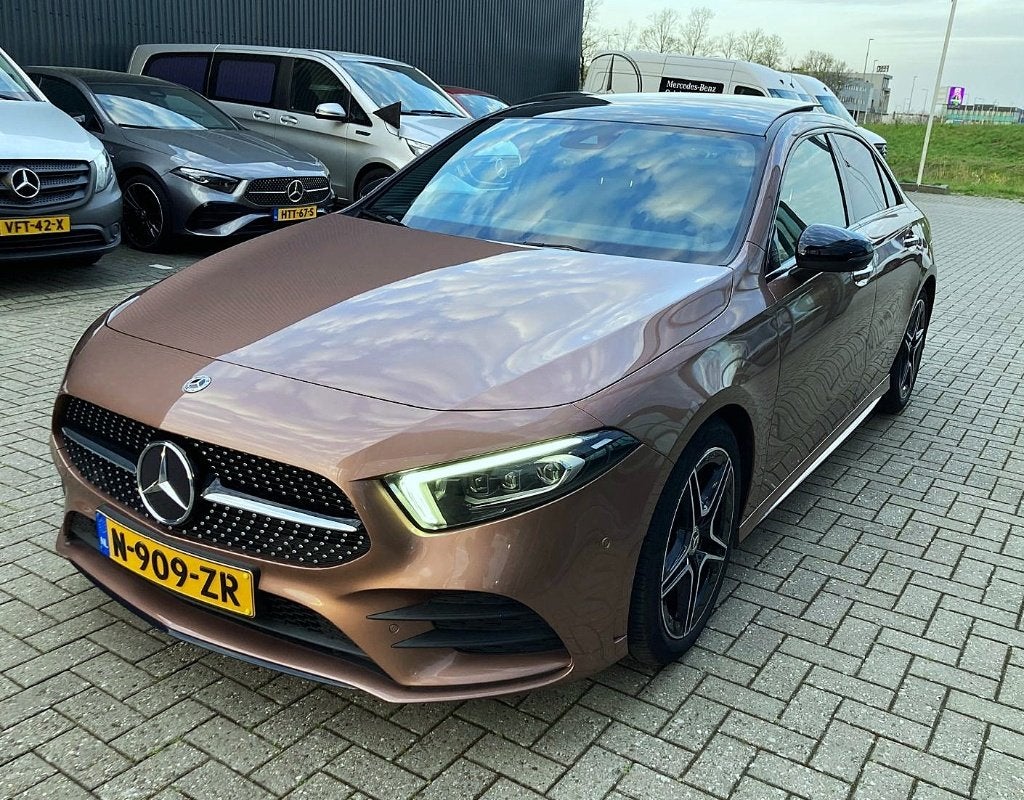 Mercedes-Benz A-Klasse A180 Autm  AMG,Pano,Keyles, 38600KM !, 136 pk, 1280 kg, Zwart, 4 cilinders