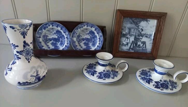Delfts Blauw decoratieset: vaas, kandelaars en bordjes, Ophalen