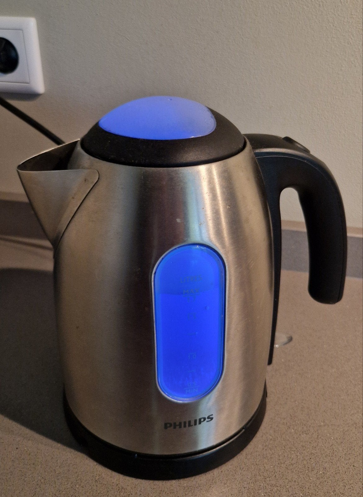 Philips RVS Waterkoker met Blauwe Verlichting - Strak Design, 1 tot 2 liter, Ophalen, Gebruikt, Rvs