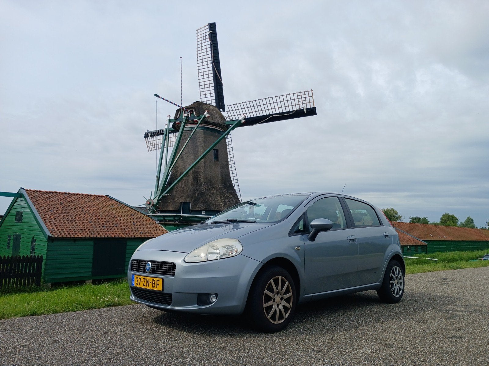 Fiat Punto 1.4 5DR 2008 Grijs, Auto's, Voorwielaandrijving, Stof, 40 €/maand, 4 cilinders