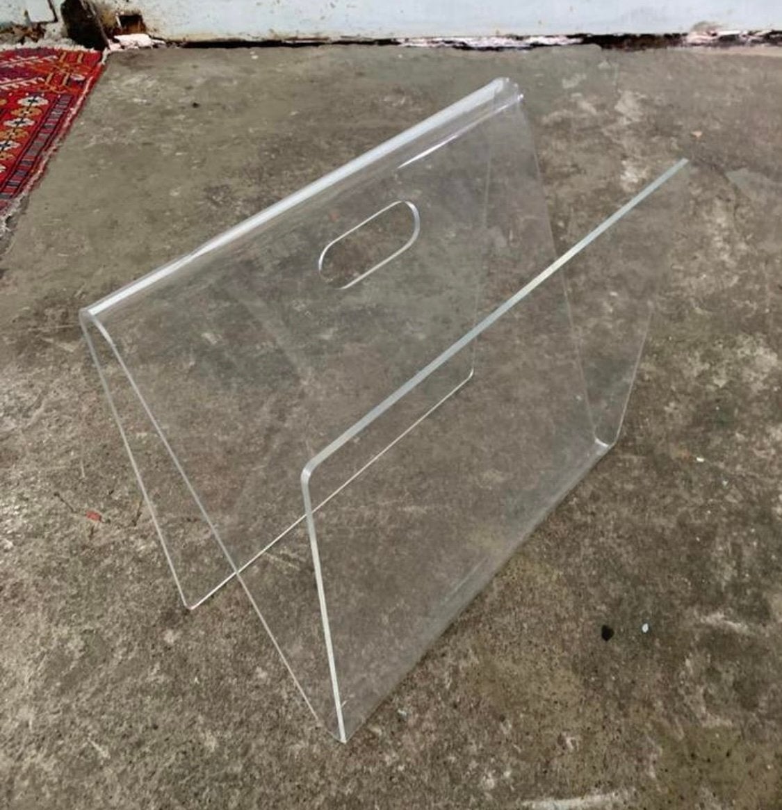 Krantenbak of lectuurbak plexiglas in zig-zag space-age, Ophalen of Verzenden