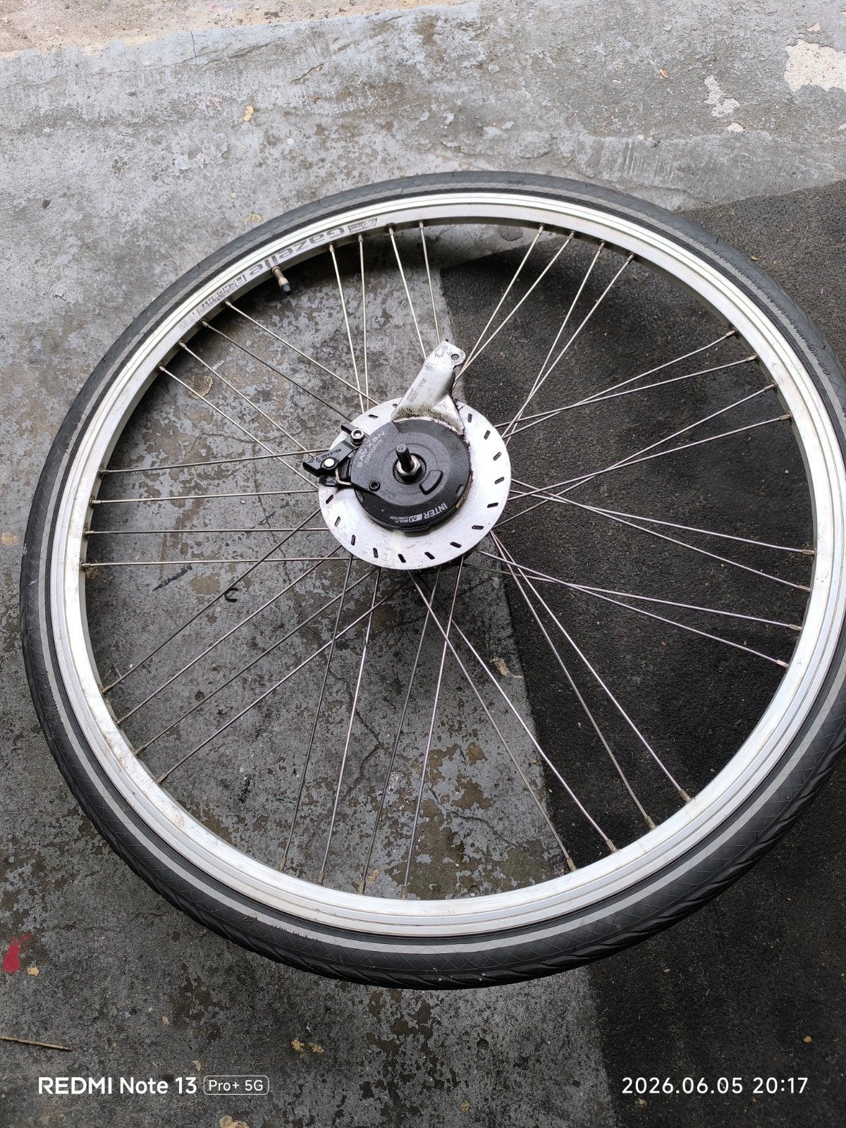 Gazelle voor wil motor en achter wil met banden, Fietsen en Brommers, Ophalen of Verzenden, Band