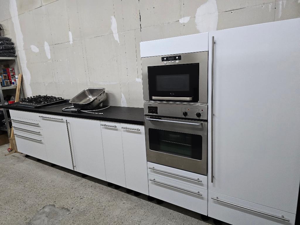 Te Koop een hoogglans witte keuken, Huis en Inrichting, Keuken | Complete keukens, Ophalen, Gebruikt, Wit, Hoogglans of Gelakt