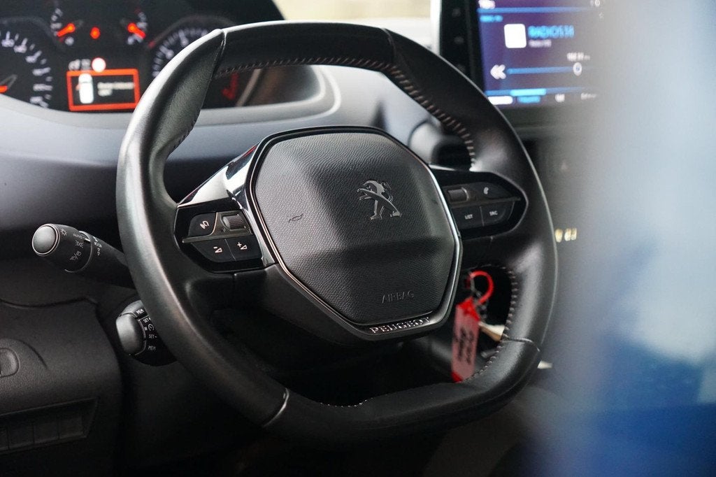 Peugeot Rifter 1.2 Puretech Allure - Deep Blue - Carplay/Cli, Voorwielaandrijving, Gebruikt, Zwart, 1199 cc