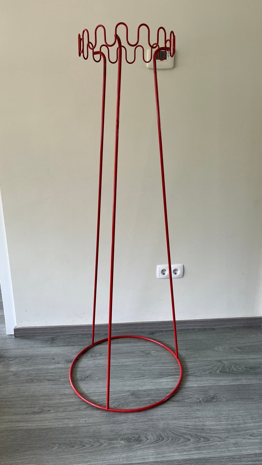 Desalto Crown kapstok rood – Stefan Schöning – design, Ophalen, Gebruikt, Metaal, Staande kapstok
