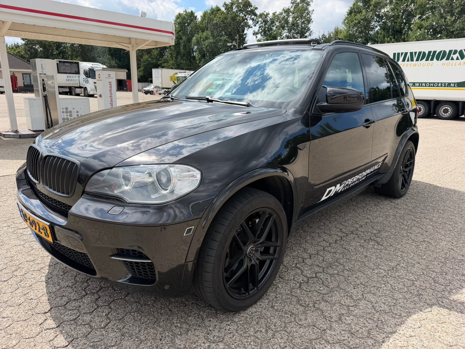 BMW X5 M50D LCI 2013 Individual 8HP 440Pk HUD ACC Trekhaak, Auto's, BMW, 2993 cc, Zwart, Diesel, Vierwielaandrijving