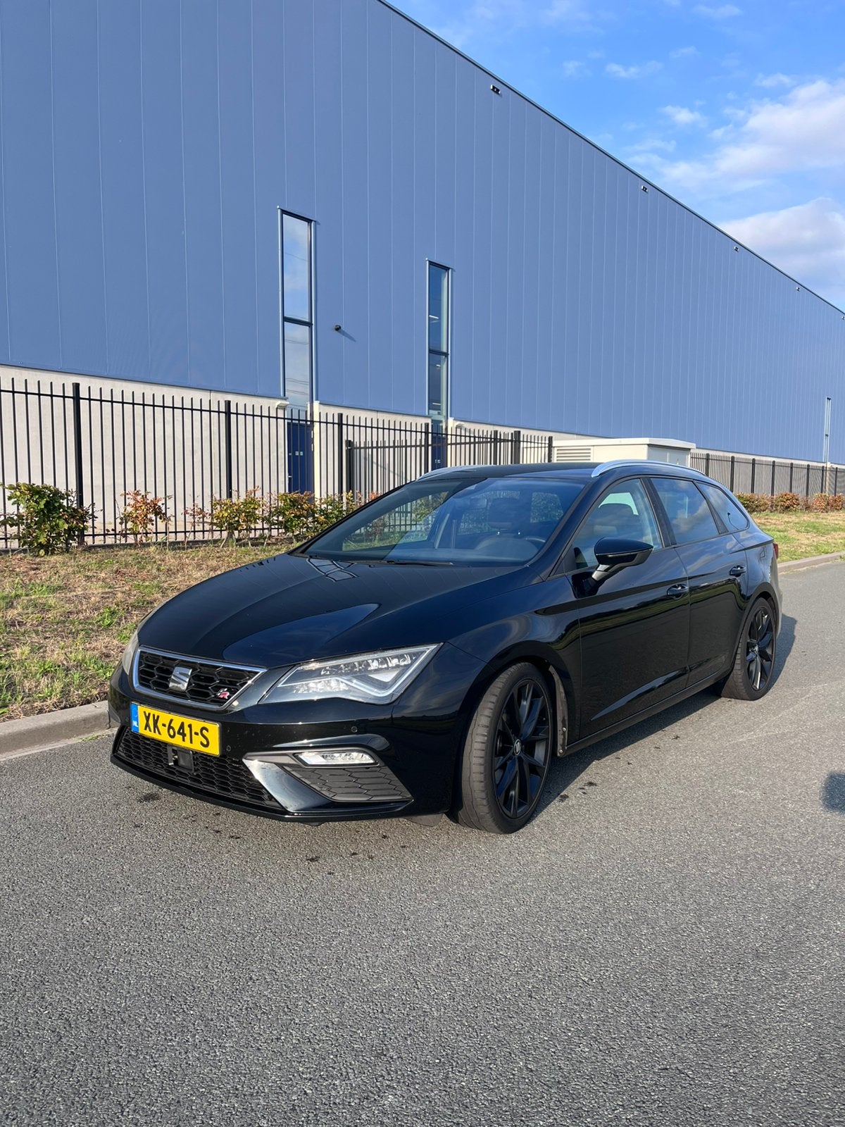 SEAT Leon ST FR 1.5 |LED |CarPlay |Virtual Cockpit |Trekhaak, Auto's, Voorwielaandrijving, 1498 cc, Zwart, 4 cilinders