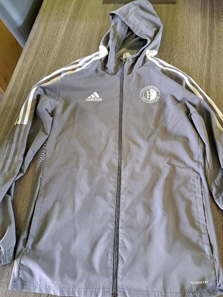 Feyenoord jas - Maat S - Zo goed als nieuw - Adidas, Ophalen of Verzenden, Zo goed als nieuw, Adidas, Jongen of Meisje