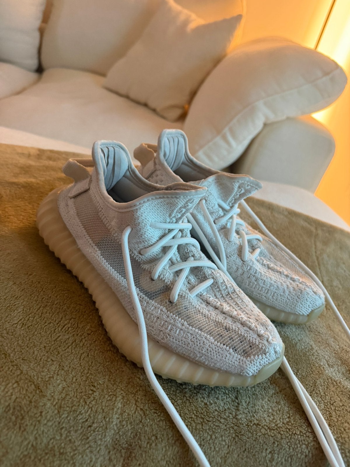Adidas Yeezy Boost 350 V2 Bone - Maat 36, Wit, Ophalen of Verzenden, Sneakers of Gympen, Zo goed als nieuw
