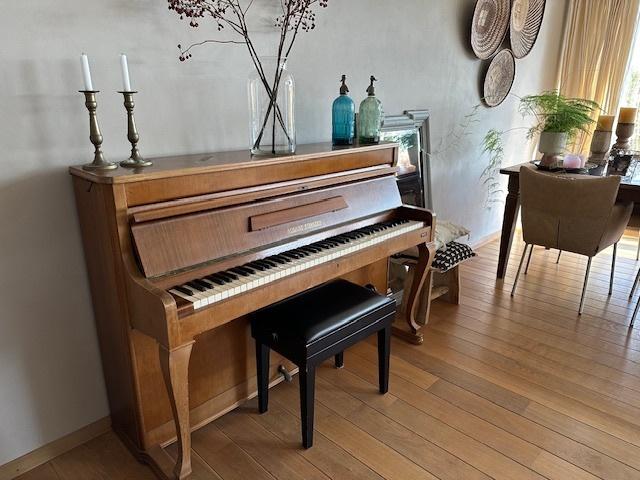 Piano te koop. August Förster., Ophalen, Gebruikt, Bruin, Piano