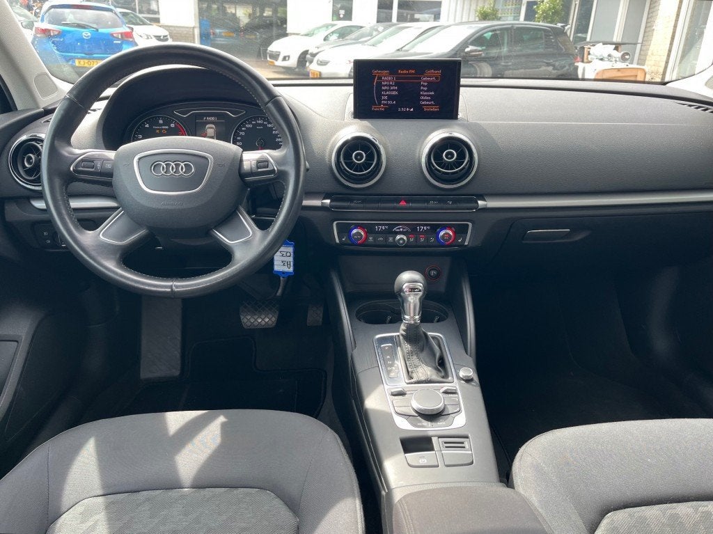 Audi A3 1.4 Attraction ProLine+ AUT. CarPlay Clima Stoelv., Gebruikt, 4 cilinders, Sedan, 57 €/maand