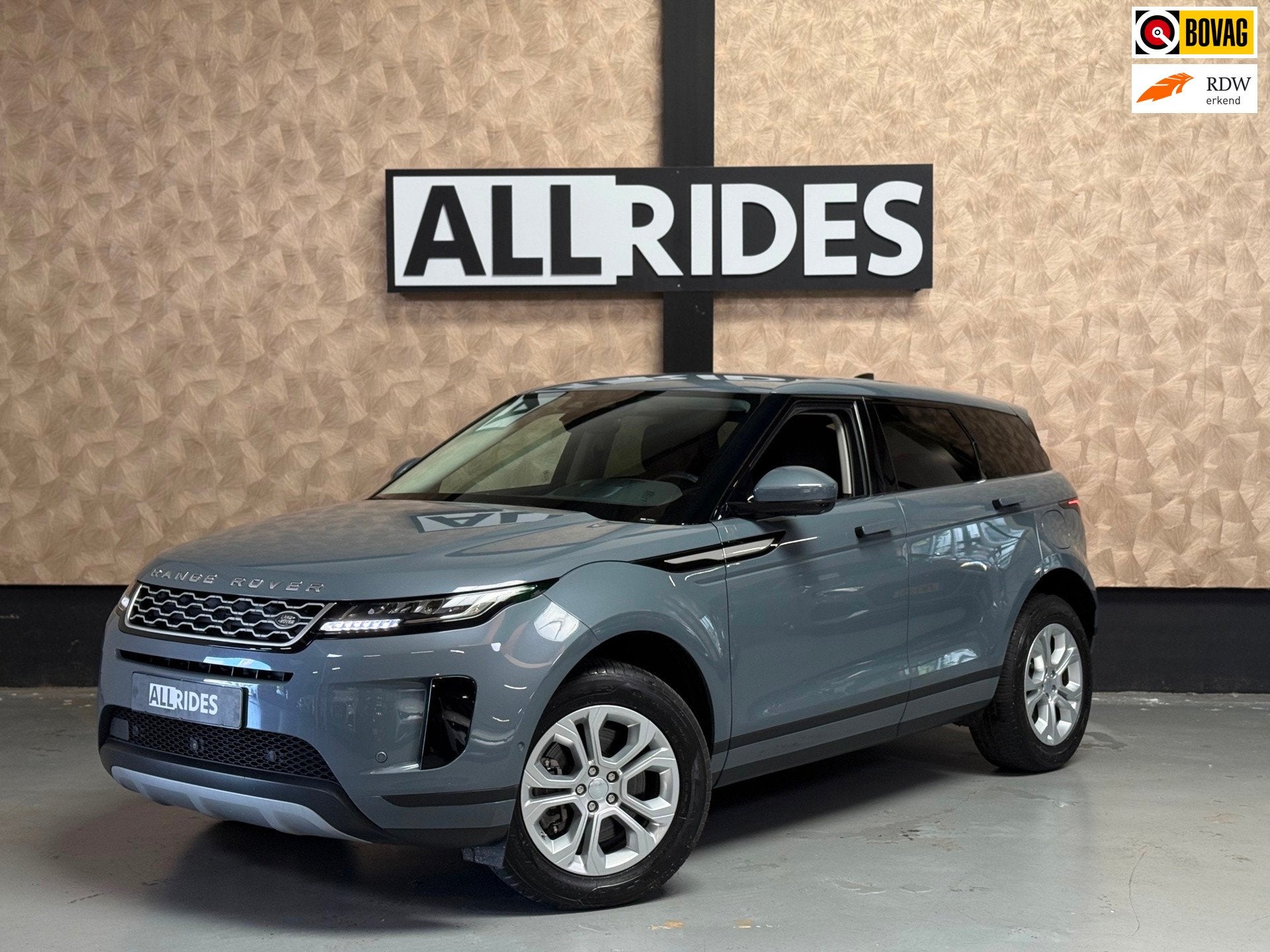 Land Rover RANGE ROVER EVOQUE 1.5 P300e AWD SE | Stoelverwar, Auto's, Dealer onderhouden, Stof, Vierwielaandrijving, Hybride Elektrisch/Benzine