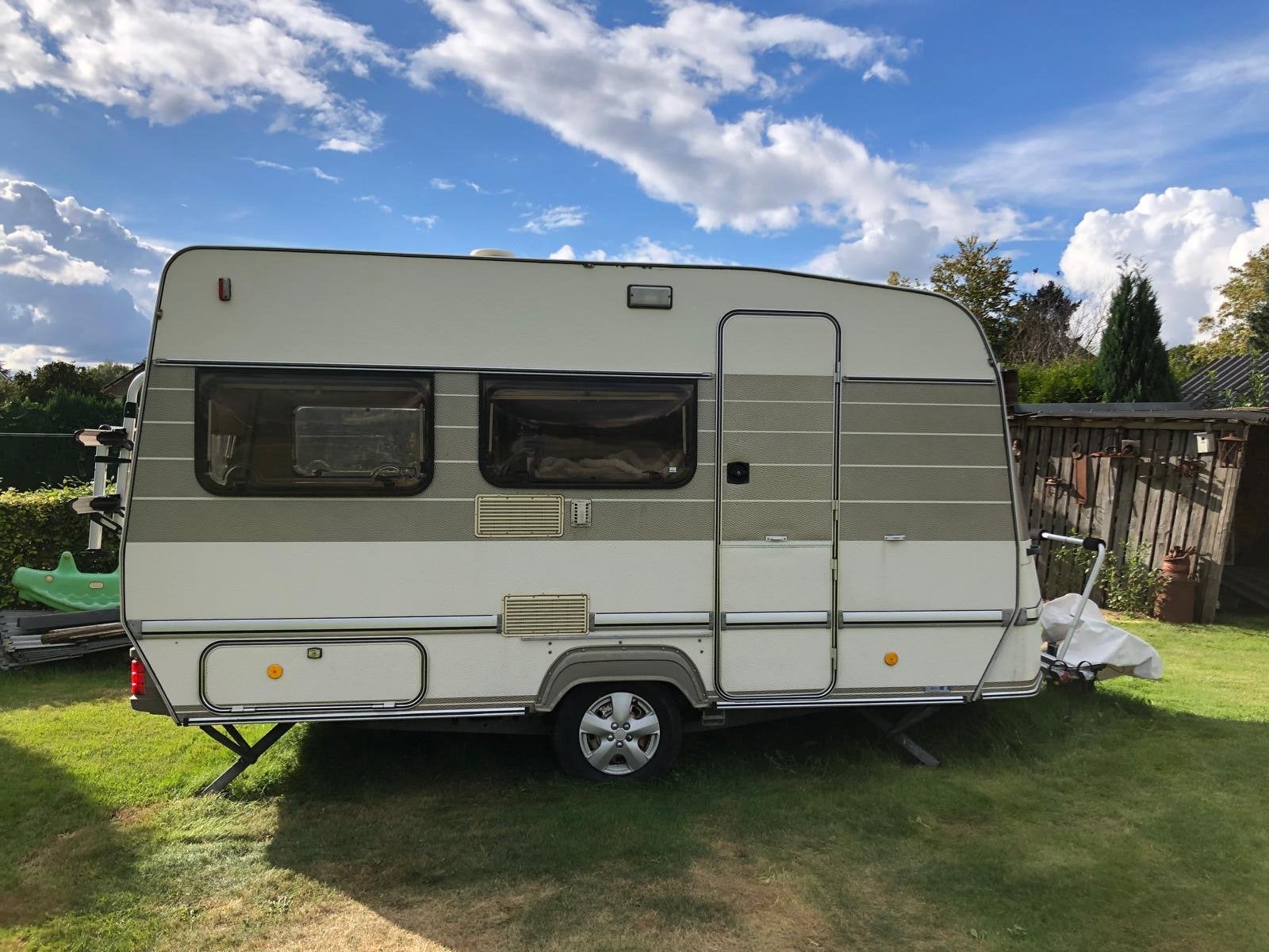 Eriba Nova 400 caravan, Rondzit, Luifel, Particulier, 4 tot 5 meter