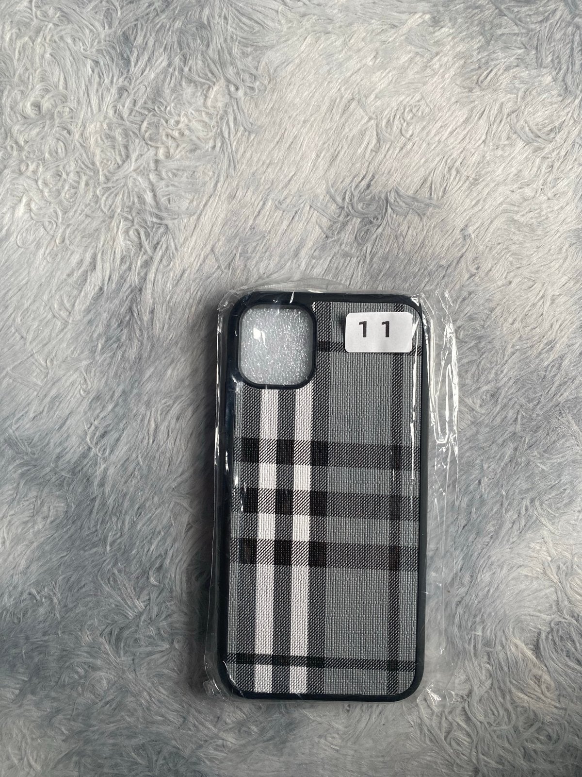 Gloednieuw iPhone 11 hoesje - Burberry stijl, Telecommunicatie, Mobiele telefoons | Hoesjes en Frontjes | Apple iPhone, IPhone 11