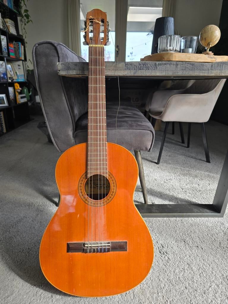 Raimundo Gitaar 106, klassiek, snaren aan vervanging toe, Muziek en Instrumenten, Snaarinstrumenten | Gitaren | Akoestisch, Zo goed als nieuw