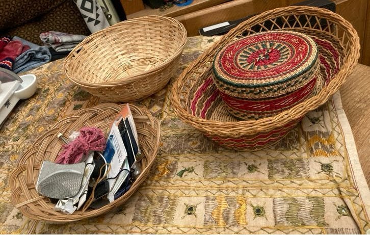 Set van 4 rieten manden - decoratief en praktisch, Gebruikt, Met deksel, Mand, Ophalen of Verzenden