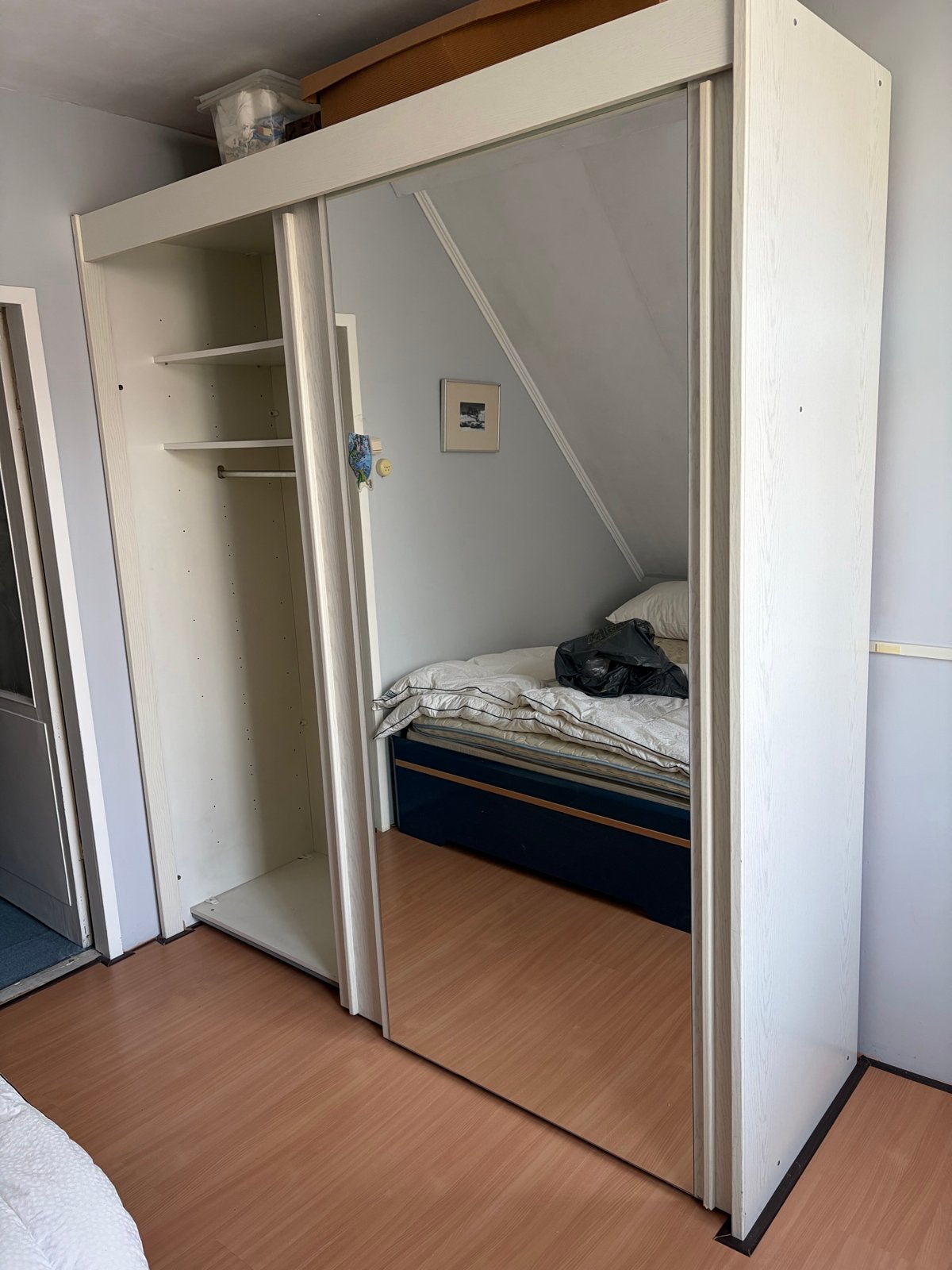 Gratis Witte schuifdeurkast, 201x66x221 cm, ophalen Den Haag, Huis en Inrichting, Ophalen, Gebruikt, 200 cm of meer, Met deur(en)