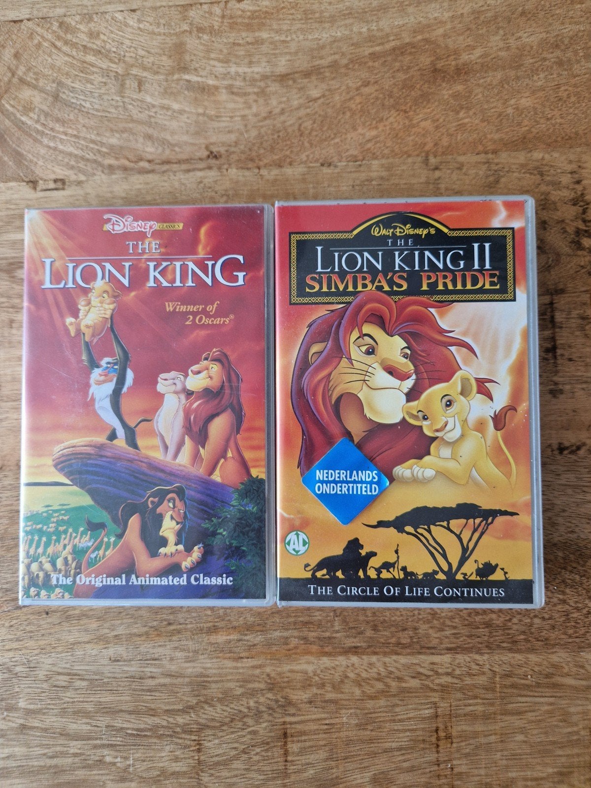 Disney VHS: The Lion King & The Lion King II (goede staat), Nederlands ondertiteld, Gebruikt, Tekenfilm, Alle leeftijden