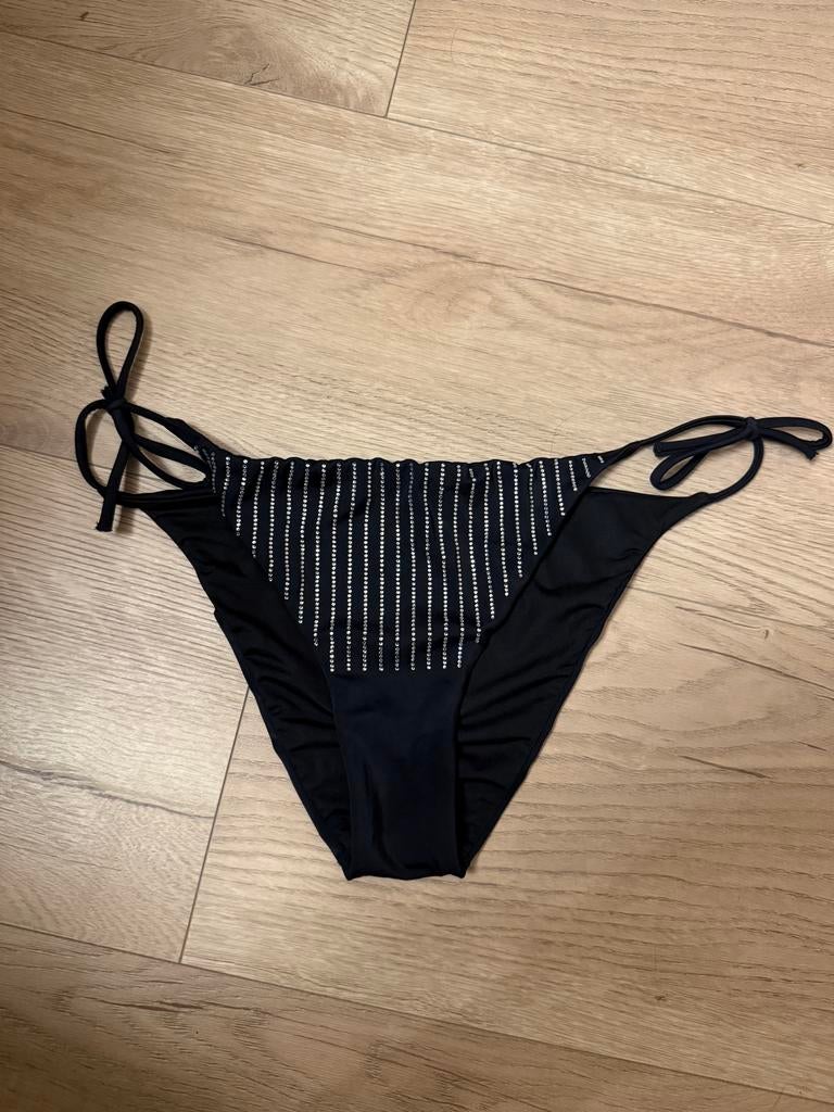 Calzedonia bikini broekje met strass - Maat M, Kleding | Dames, Badmode en Zwemkleding, Ophalen of Verzenden, Zo goed als nieuw