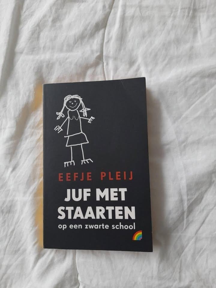 Boeken - Juf met staarten, Boeken, Ophalen of Verzenden, Gelezen, Eefje Pleij