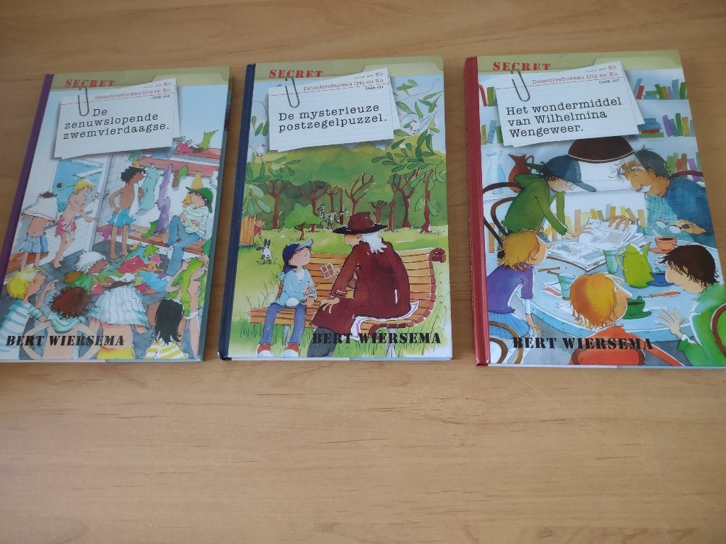 Detectivebureau Iris en Ko (4,11 en 17)- Bert Wiersema, Boeken, Ophalen of Verzenden, Zo goed als nieuw, Fictie algemeen