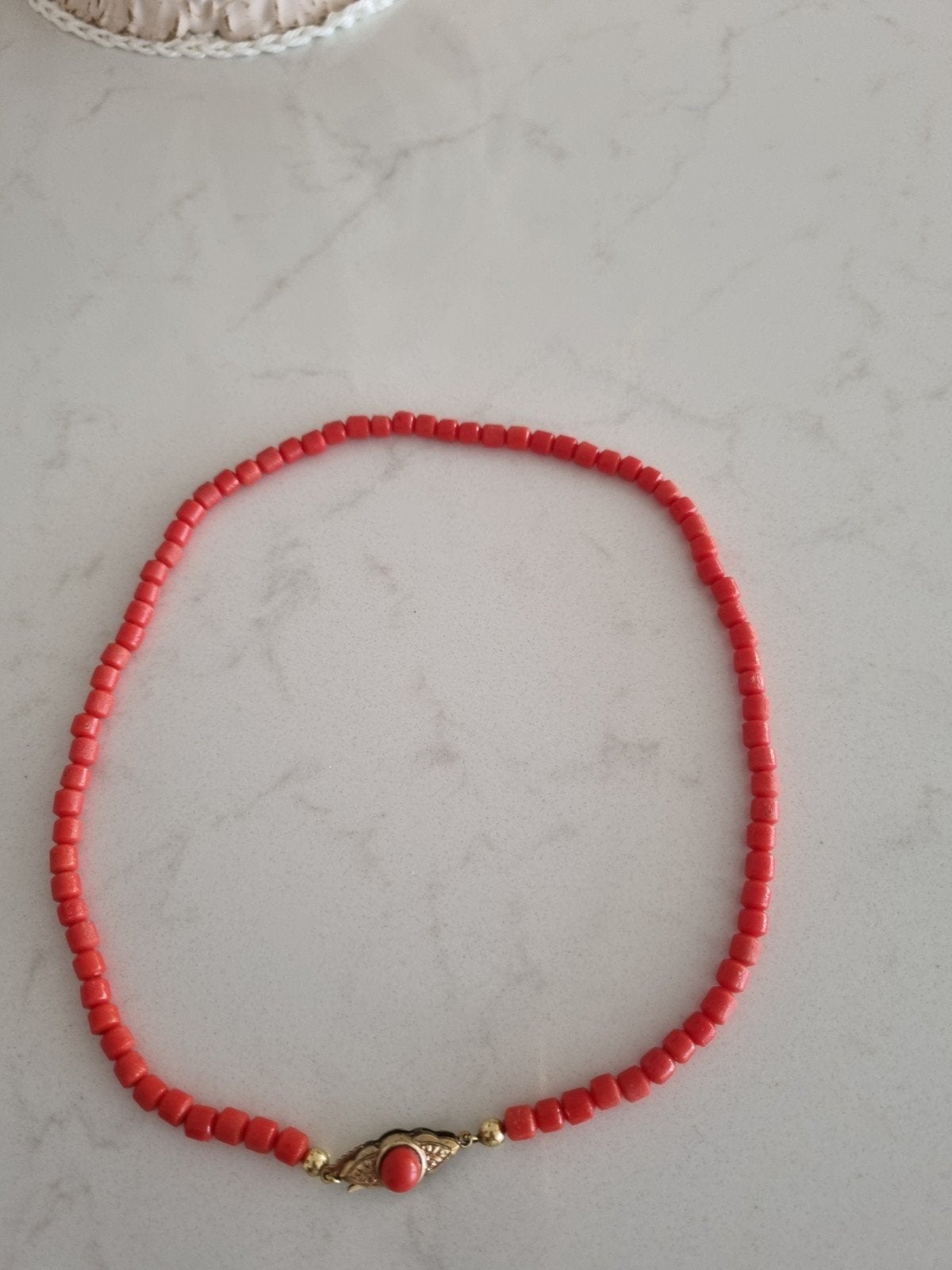 Bloedkoraal halsketting met double slot
lengte
40 cm, Ophalen of Verzenden, Rood, Overige materialen
