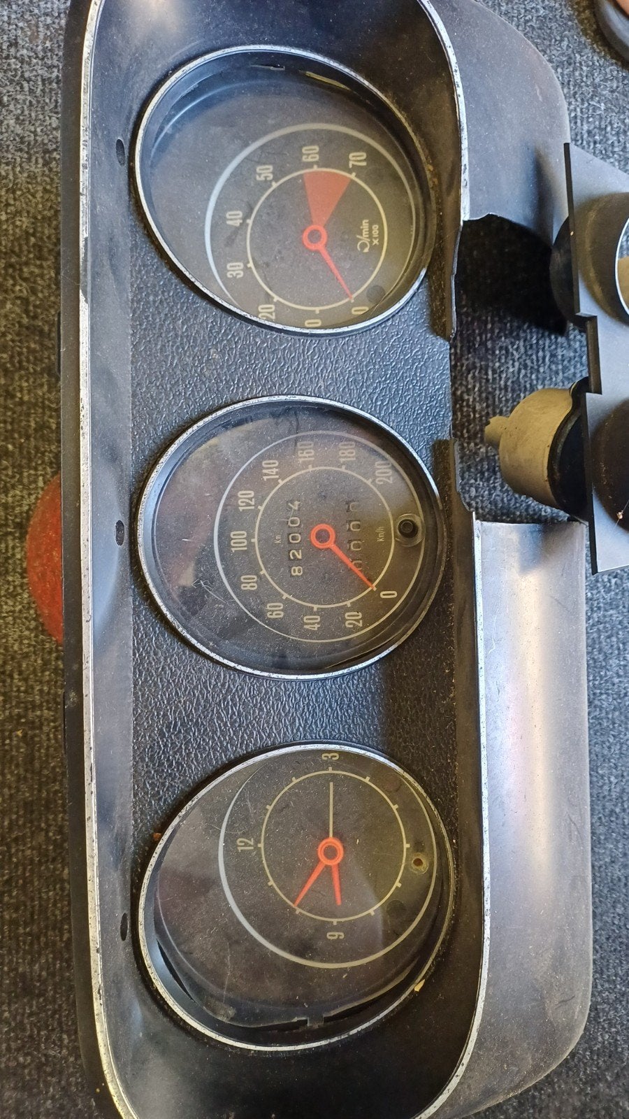 Dashbord meters en grille van een Ford Taunus TC2 V6 ., Ophalen, Ford