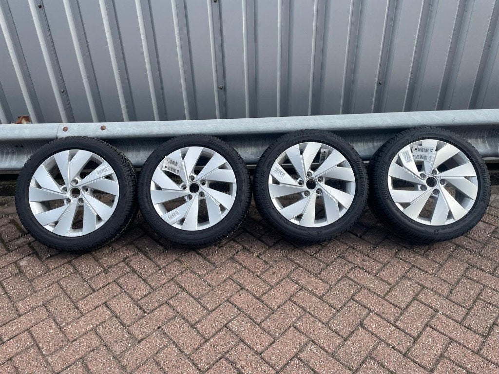 VW golf 17 inch originele Belmont winterset, Auto-onderdelen, Ophalen, Banden en Velgen, Nieuw, 17 inch