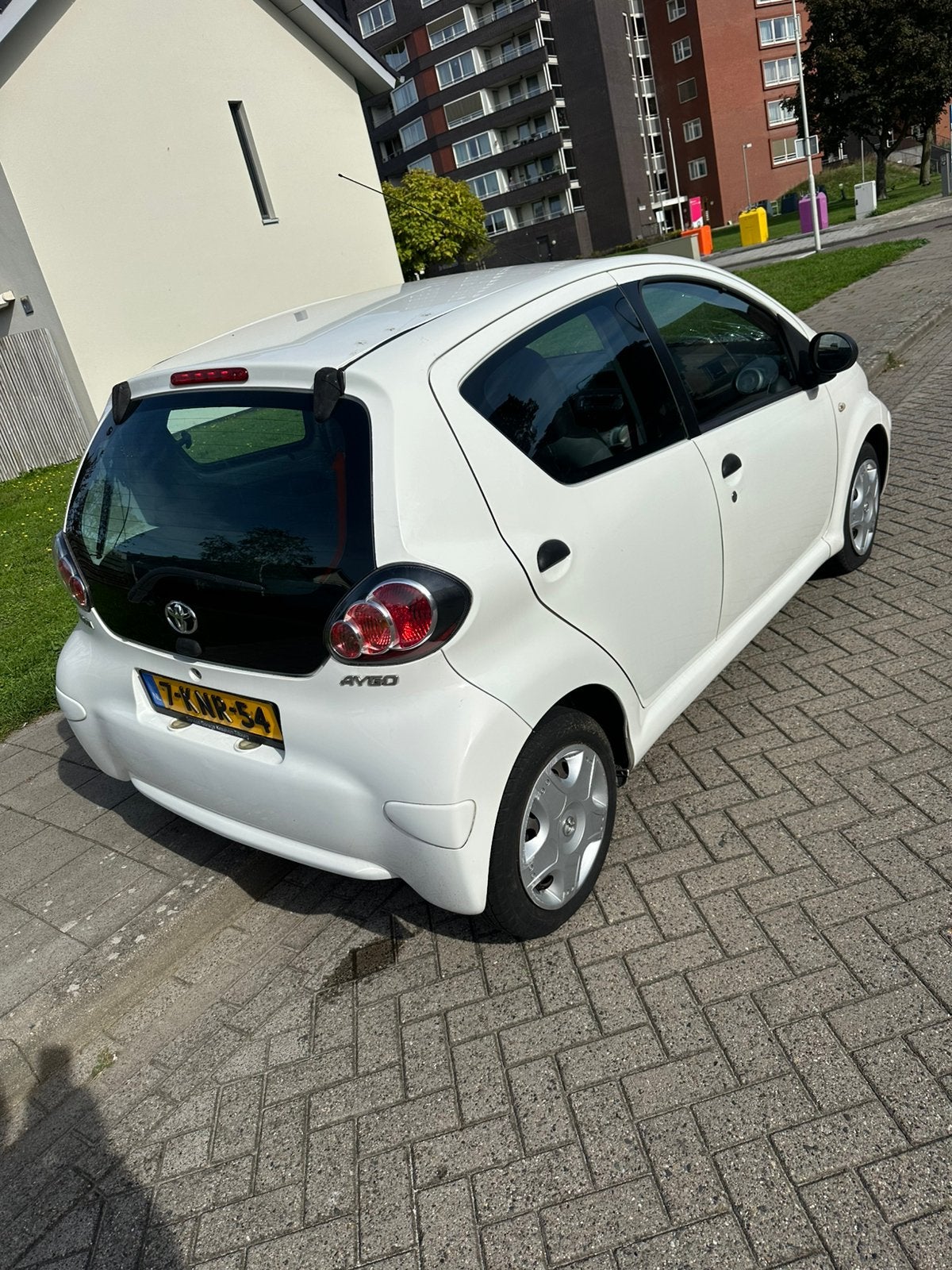 Toyota Aygo 1.0 12V Vvt-i 5DRS 2011 Wit, Voorwielaandrijving, 4 stoelen, Handgeschakeld, Particulier