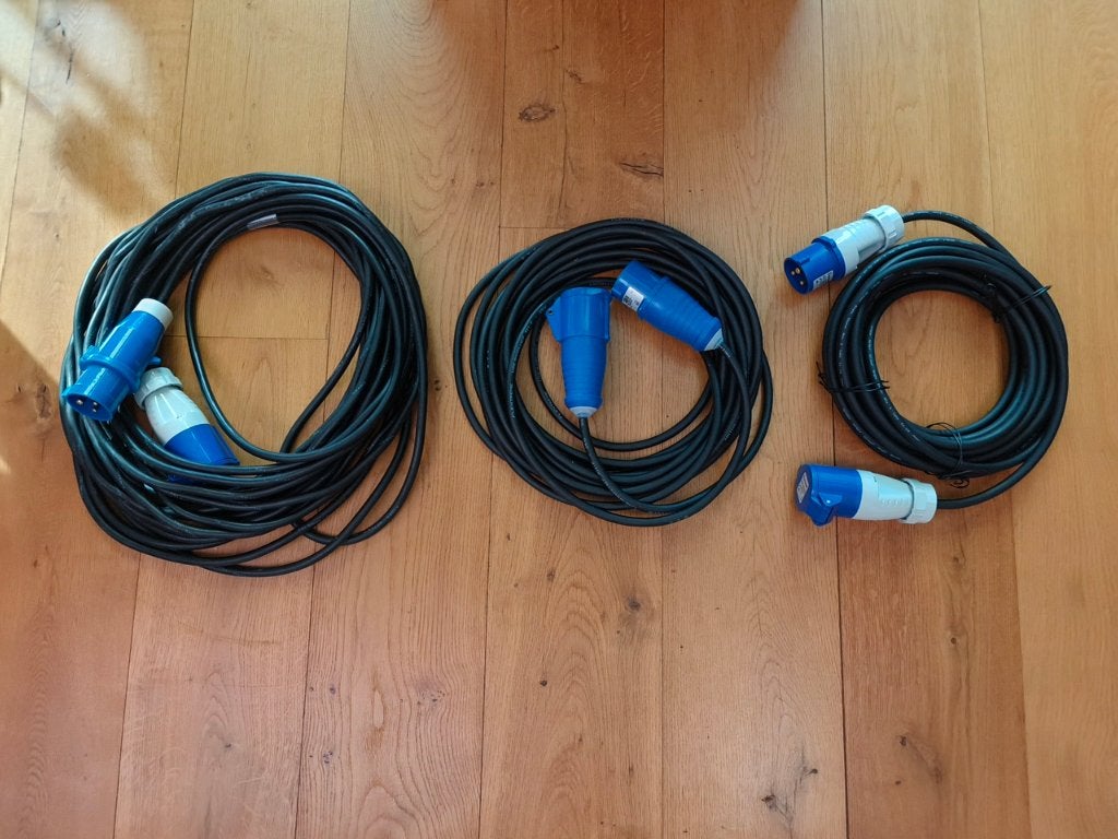 Camping CEE verlengkabels 20m en 2x10m, 3x1.5mm², 16A, Caravans en Kamperen, Kampeeraccessoires, Ophalen of Verzenden, Gebruikt
