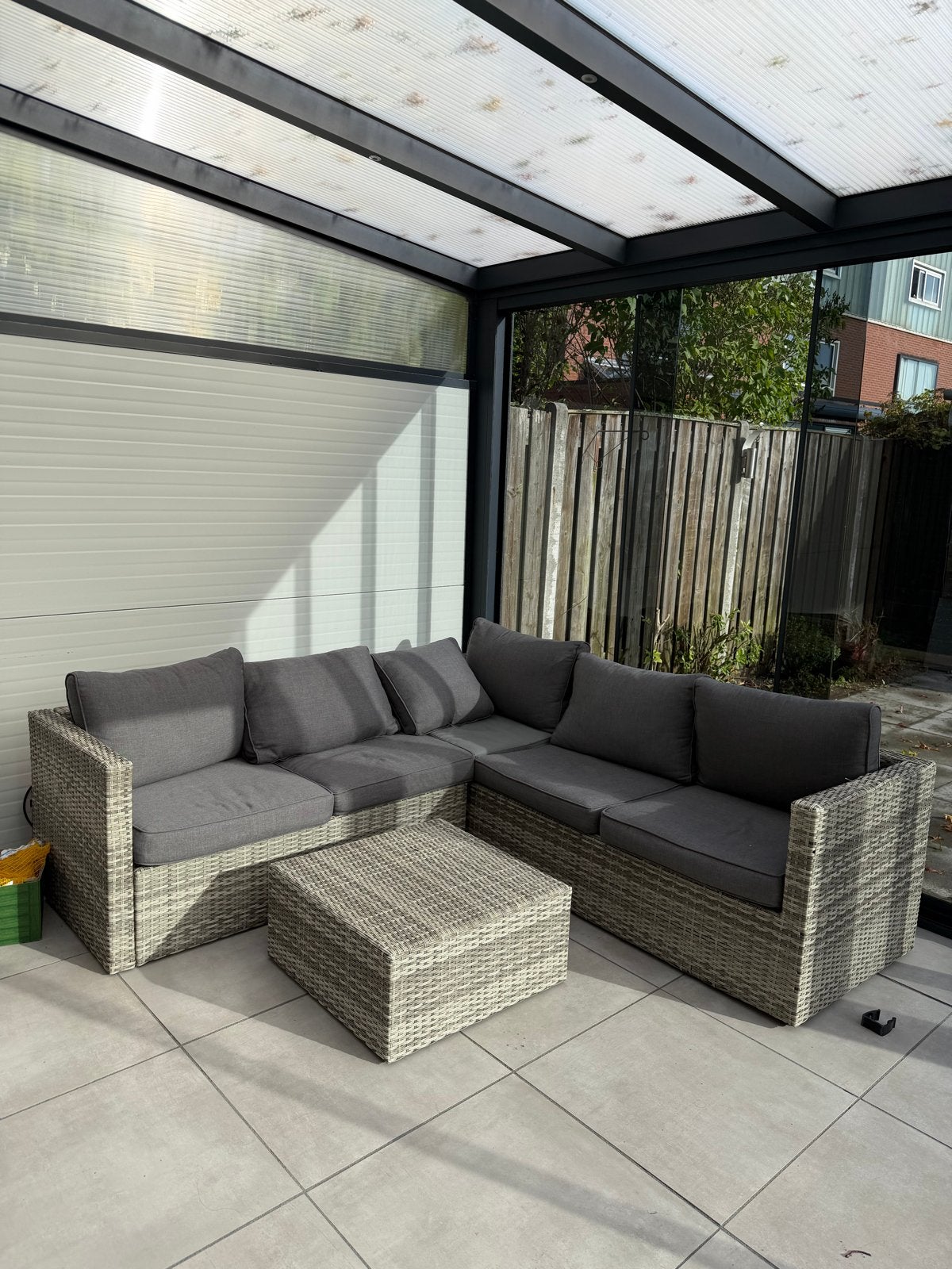 Loungebank met salontafel - Wicker, grijs, Tuin en Terras, Ophalen, 4 zitplaatsen, Zo goed als nieuw, Loungeset