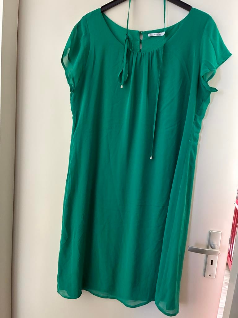 Groene jurk maat 46 - CadaDía, Kleding | Dames, Jurken, Maat 46/48 (XL) of groter, Ophalen of Verzenden, Zo goed als nieuw, Knielengte