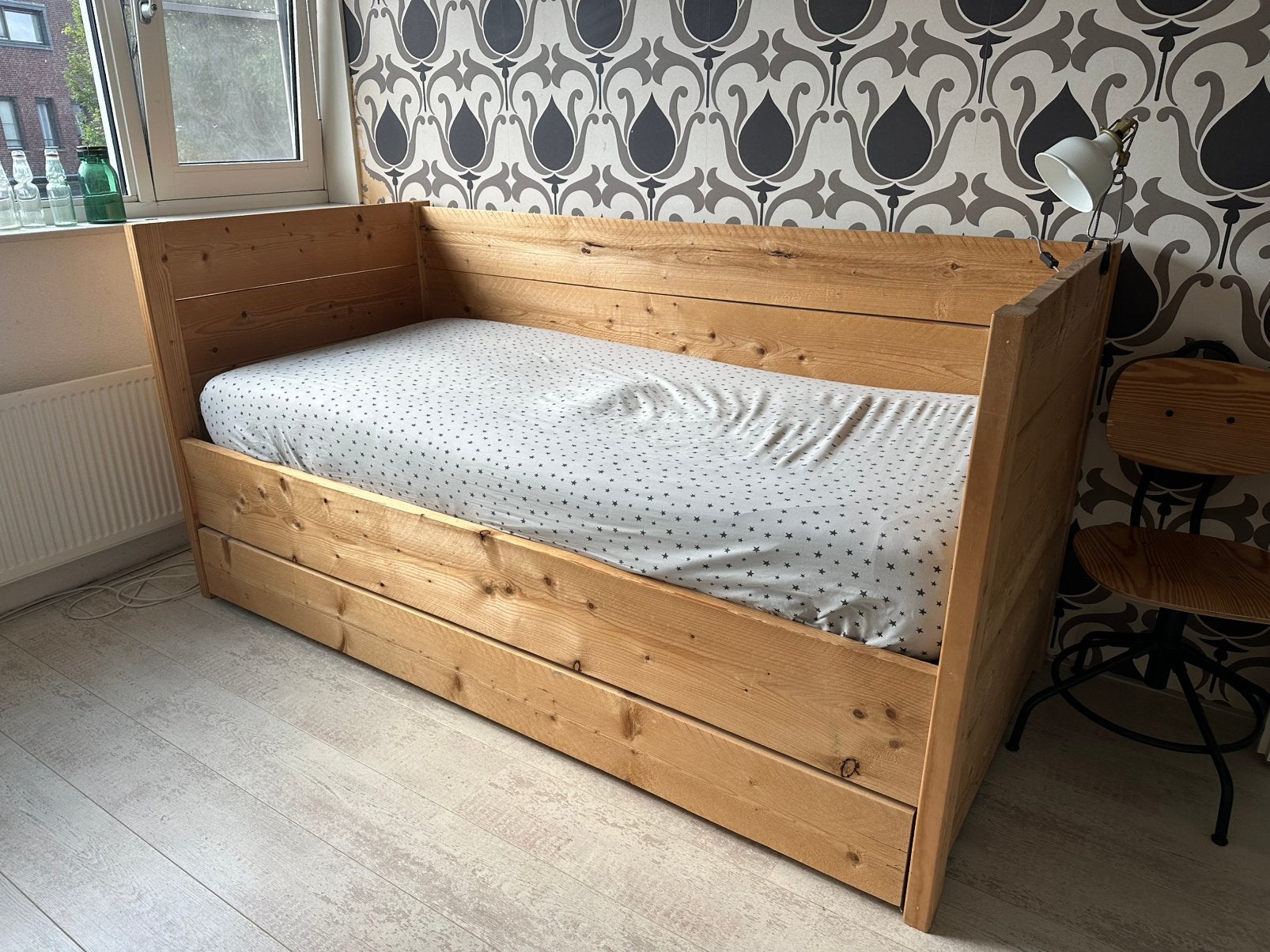 Bed/ledikant van steigerhout met lade eenpersoons 90x200, Huis en Inrichting, Slaapkamer | Bedden, Ophalen, 90 cm, Eenpersoons