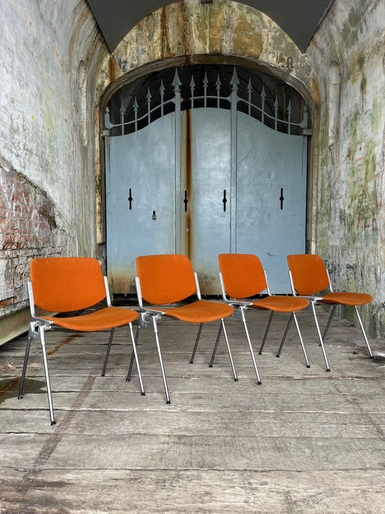 Vintage Oranje Castelli DSC (100 op voorraad), Ophalen of Verzenden, Gebruikt, Meubilair