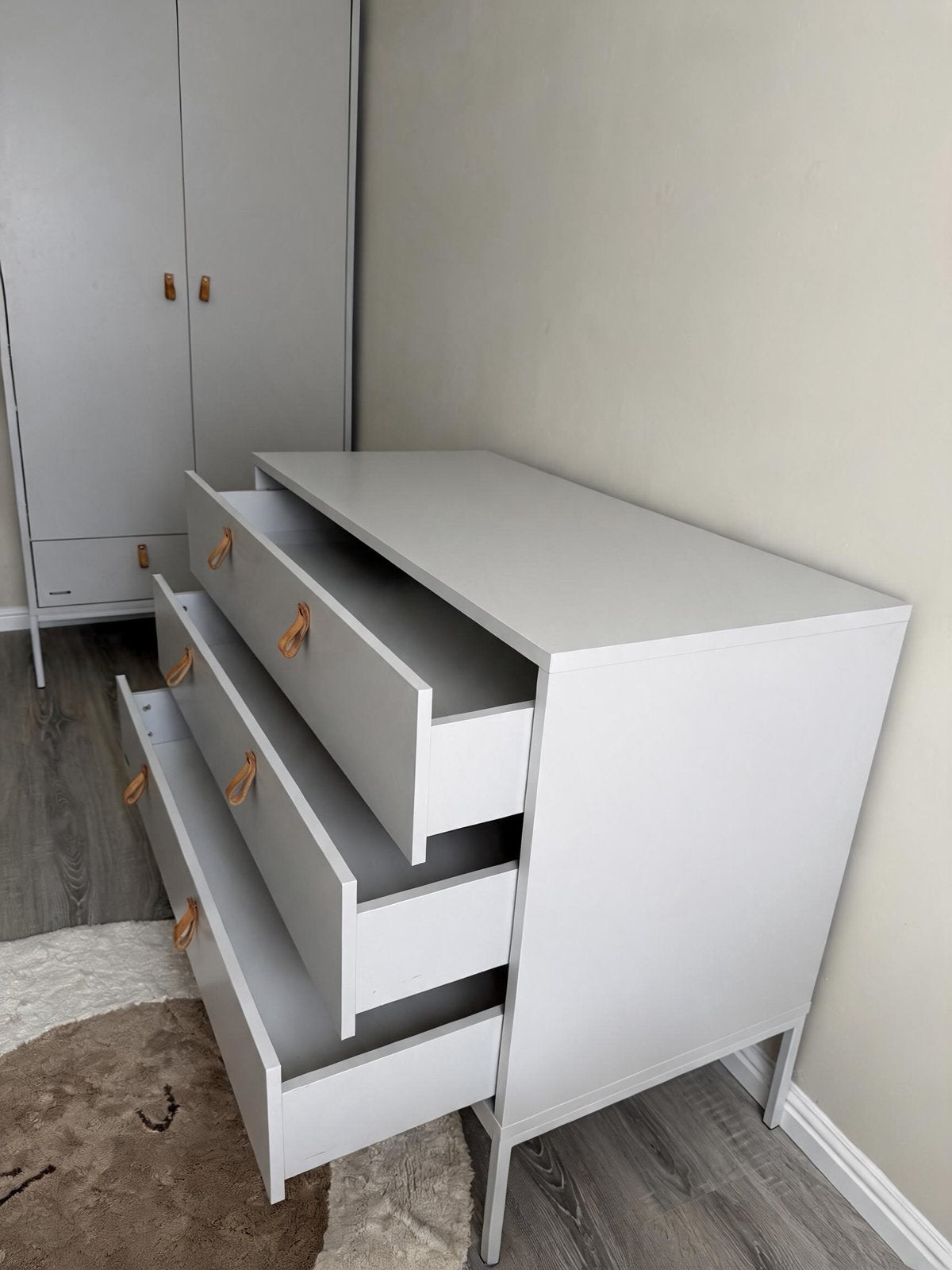 Kidsmill Amy Kledingkast en Commode - Zo goed als nieuw, Ophalen, Kast, 50 tot 70 cm, 105 cm of meer