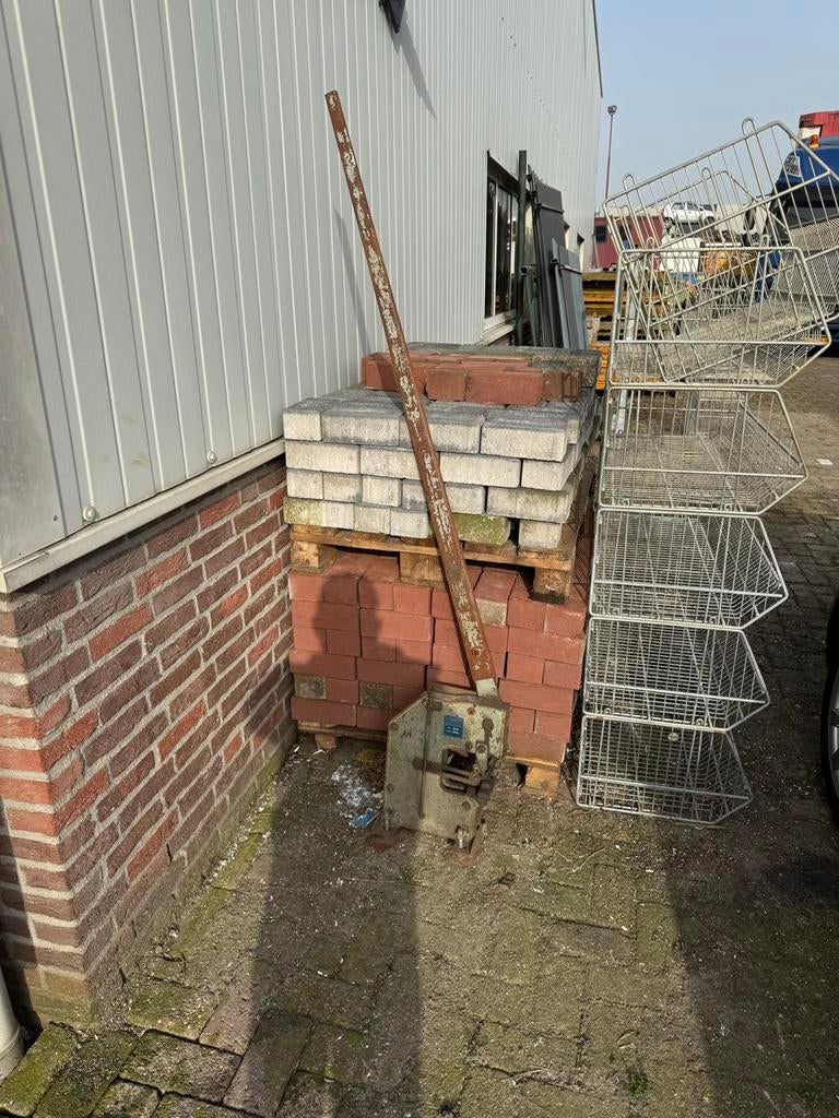 Muhr und Bender Ponsmachine Model 23 N/10, Ophalen, Gebruikt