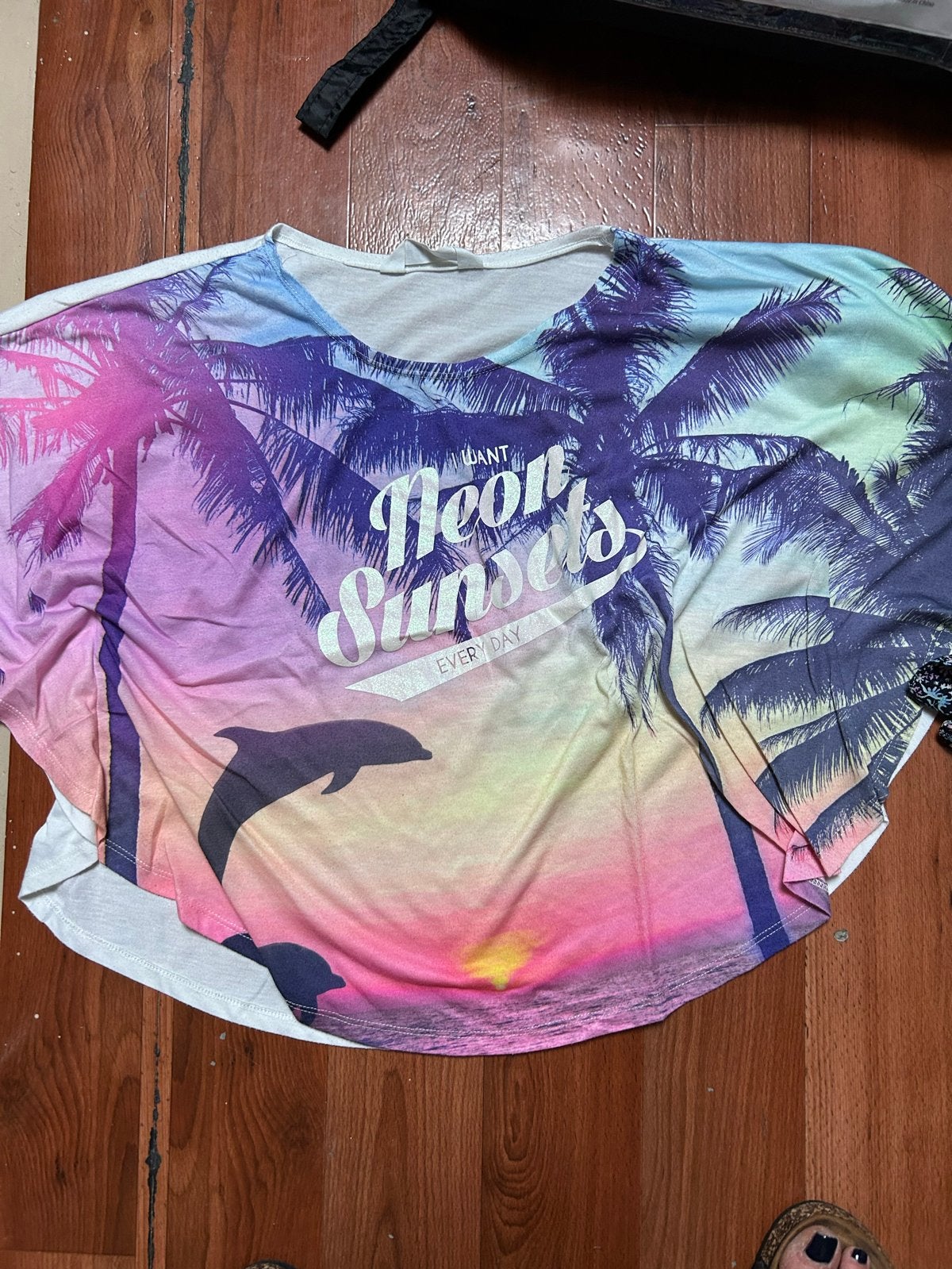 H&M T-shirt met tropische print en dolfijnen, Ophalen of Verzenden, Gebruikt, Meisje, Shirt of Longsleeve