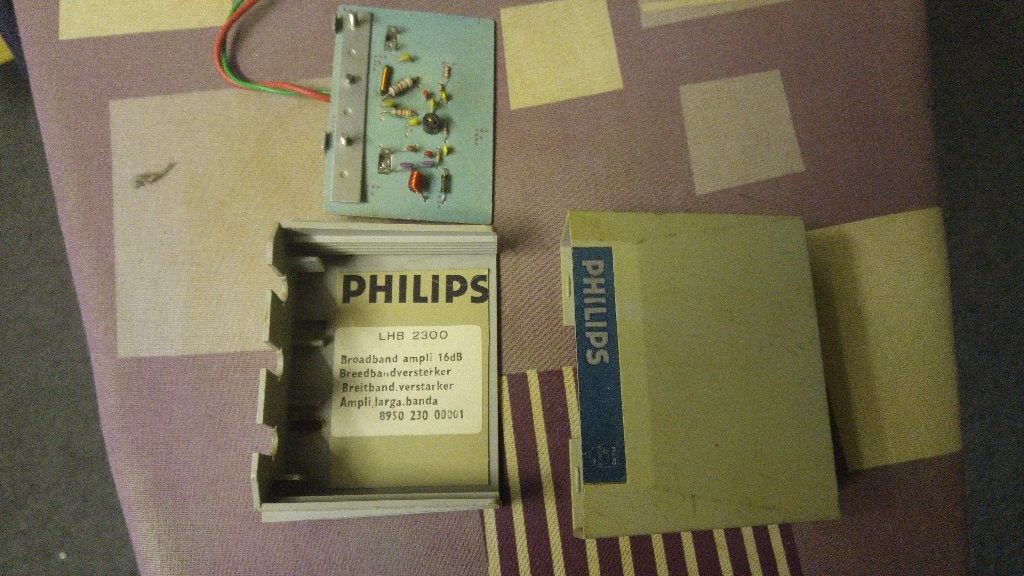 Philips breedband versterker 16db lhb 2300 met voeding, Ophalen of Verzenden, Zo goed als nieuw, Overige merken